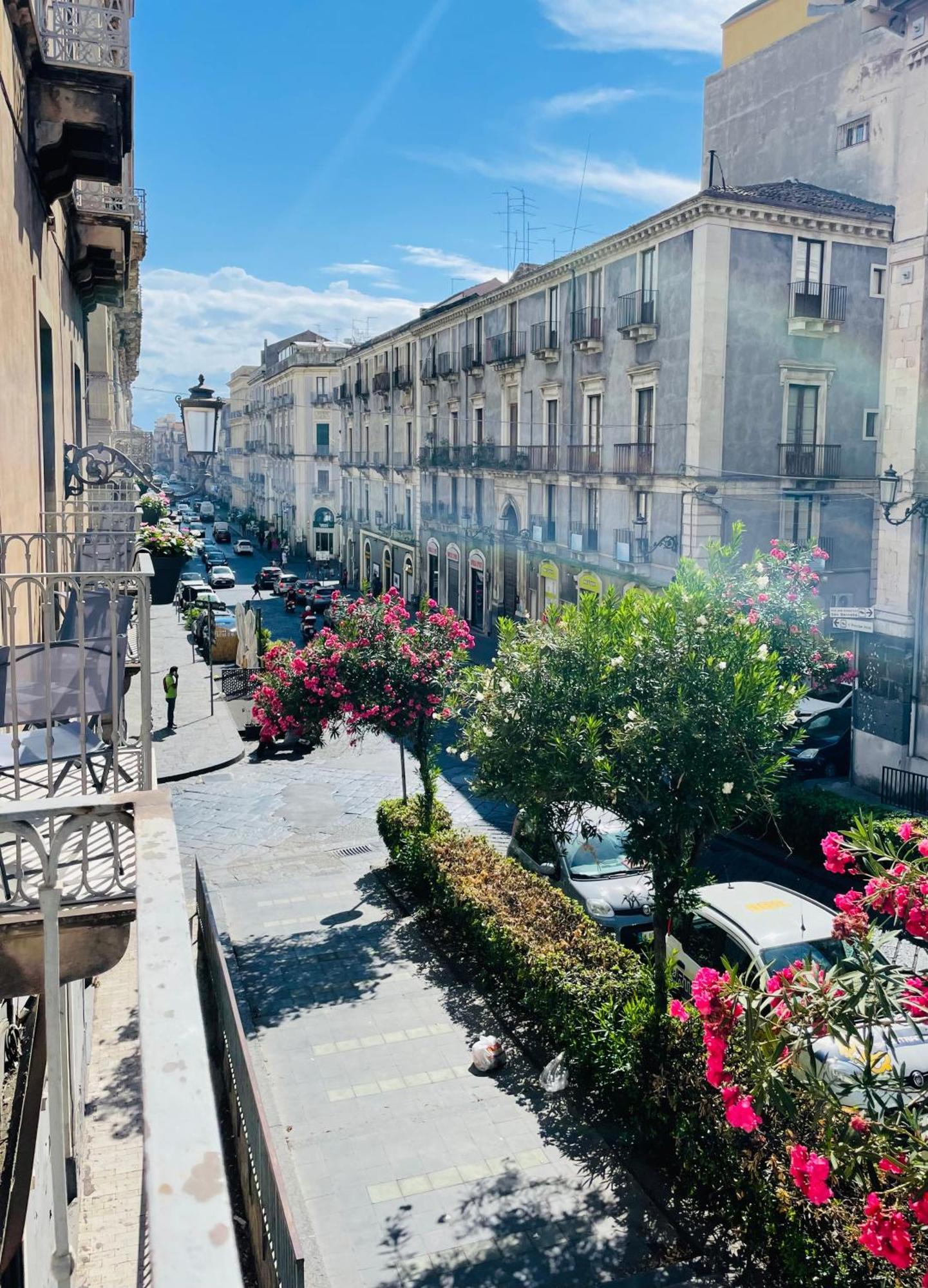 Opera Boutique Panzió Catania-Fontanarossai nemzetközi repülőtér Kültér fotó